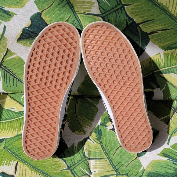 Vans Slip-On Sneakers Leopard Print Tan Black - Picture 4 of 6